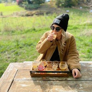 Meet your Posher, Lara